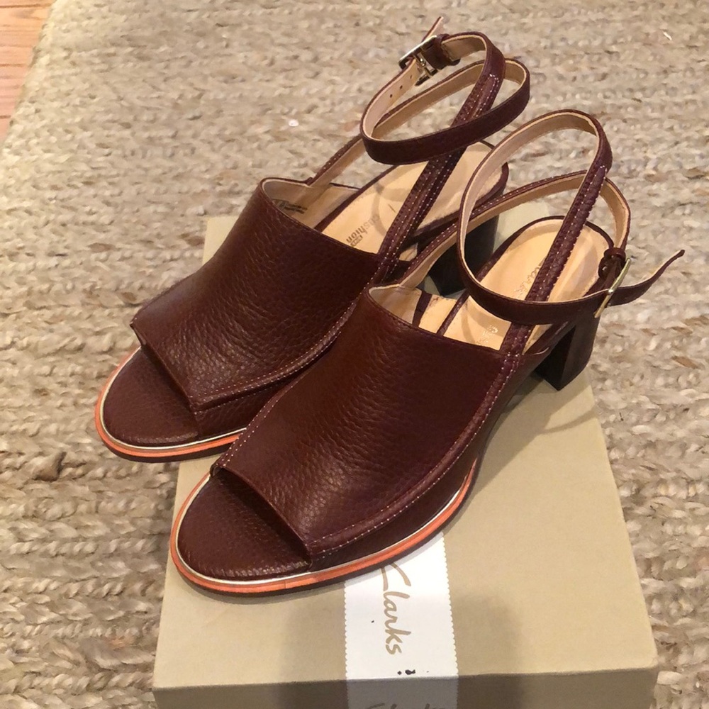 Clarks Ellis Ada Tan Sandals sz 6